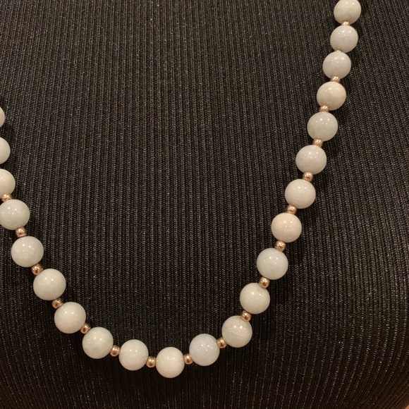 Jadeite - Light Green Beaded Necklace with gold stations - Picture 3 of 3